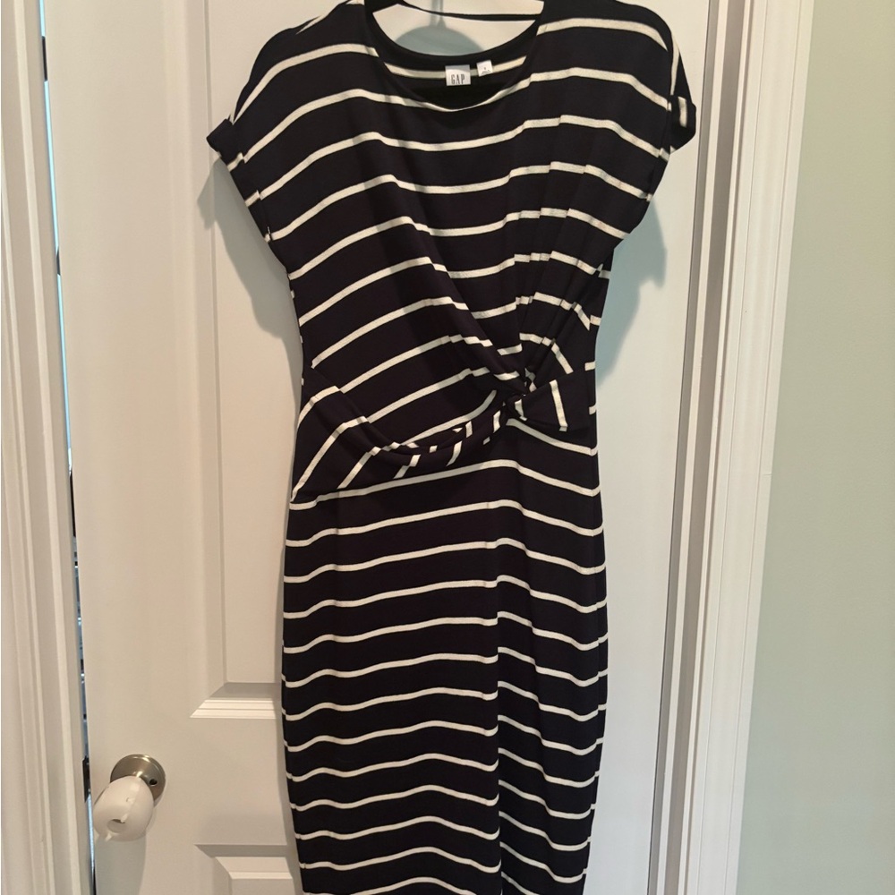 GAP Black and White Tie Front Sheath Dress